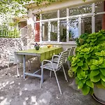 Klis *
