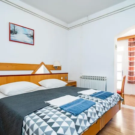 Klis Apartment *