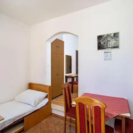 Apartment Klis *