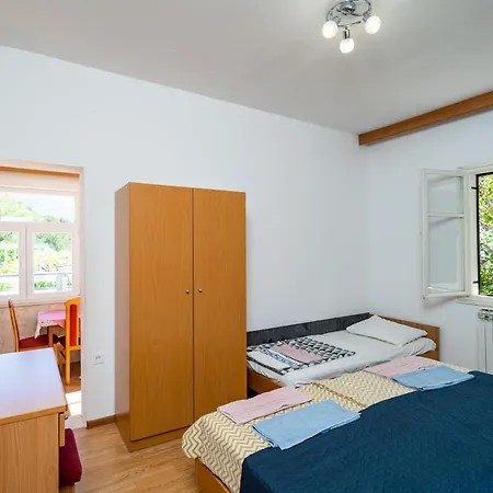 Apartment Klis *